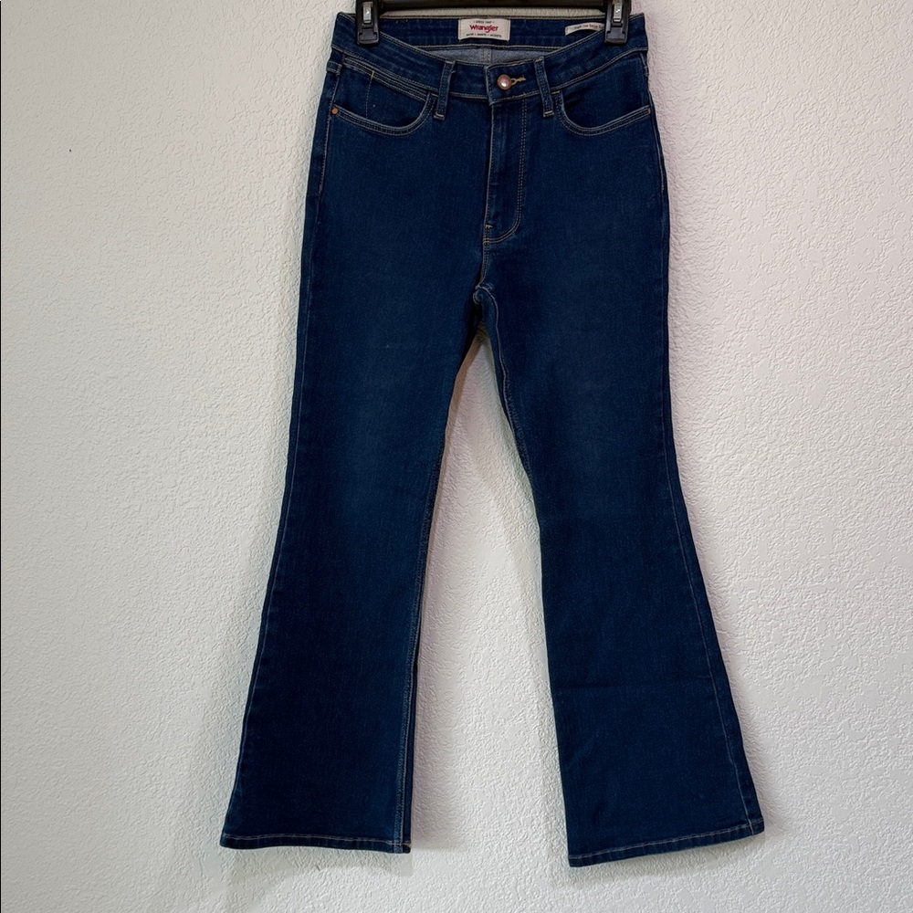 Wrangler High Rise Fierce Flare Jeans Size 4x30 Western Cowgirl Rodeo Denim